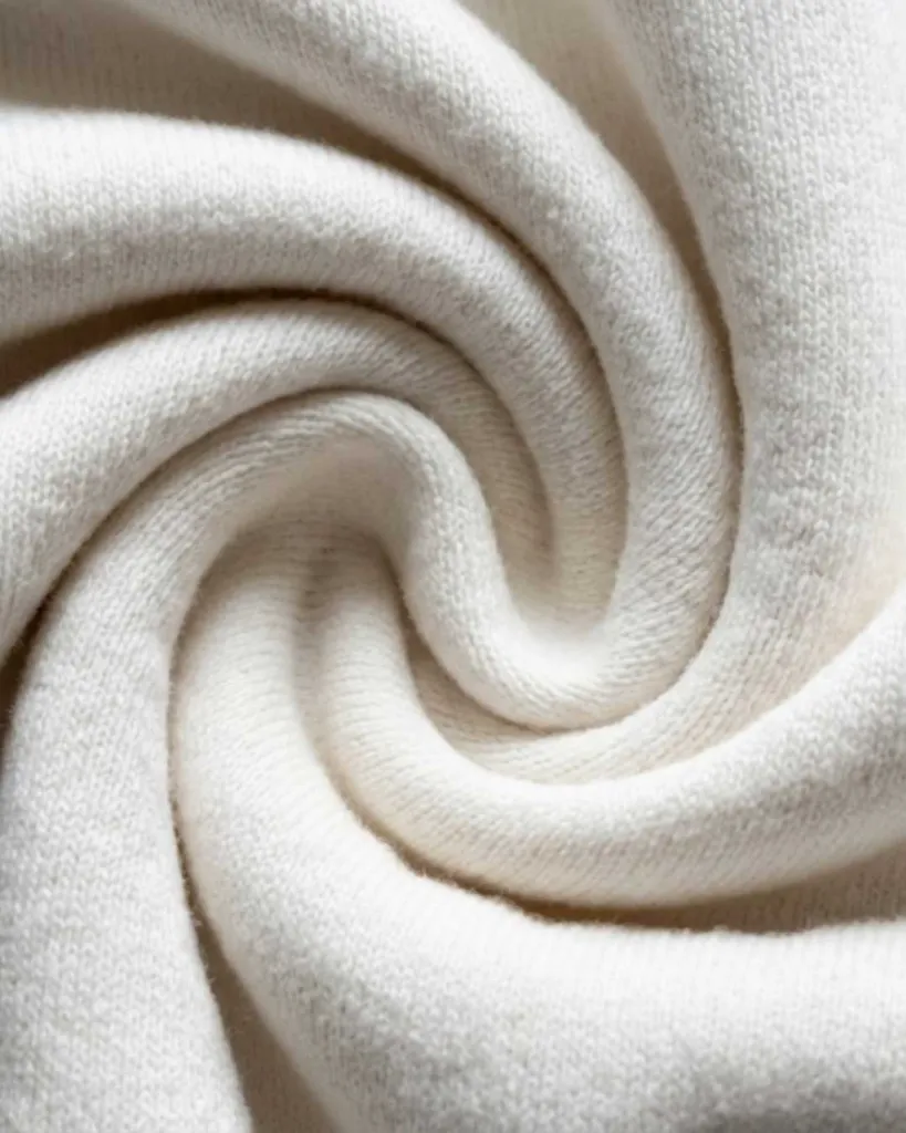 350 gsm White cloth detail.webp